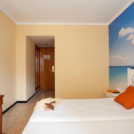Bj Hostal Bona Vista С'Іллот Екстер'єр фото